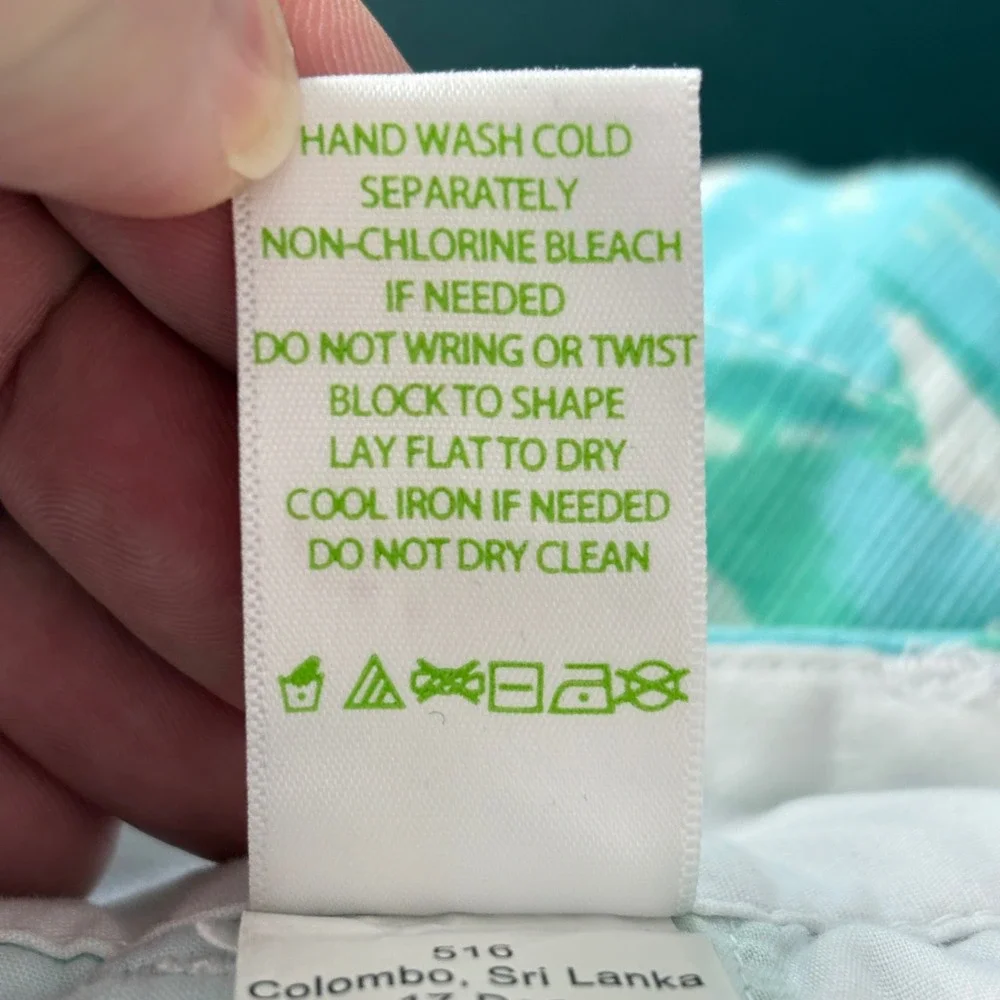 Lilly Pulitzer Womens Callahan Short 10 Blue Green Floral Rose Print 5" Inseam - Picture 7 of 12